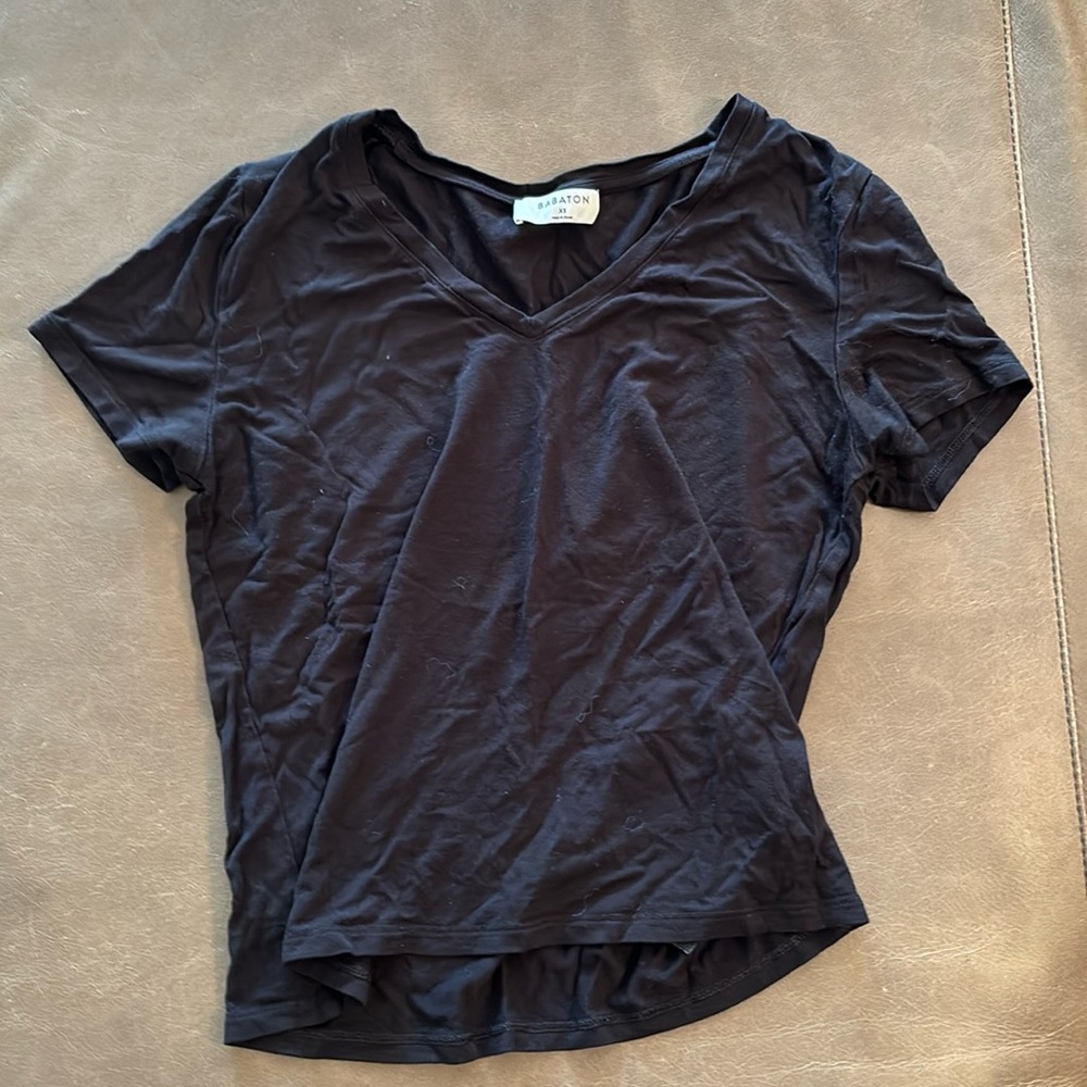 Aritzia Babaton black v neck size xs